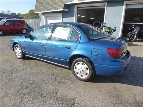 Used 2002 Saturn S-Series SL1 image 8