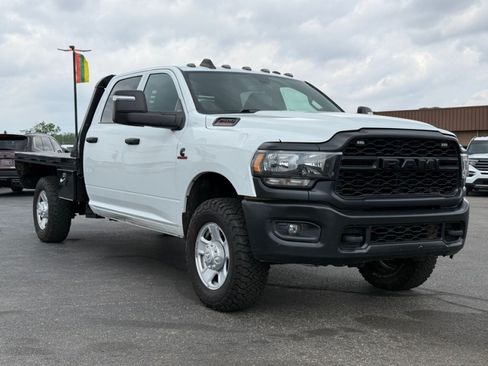 Used 2024 RAM 2500 Tradesman w/ Snow Chief Group AWD/4WD image 2