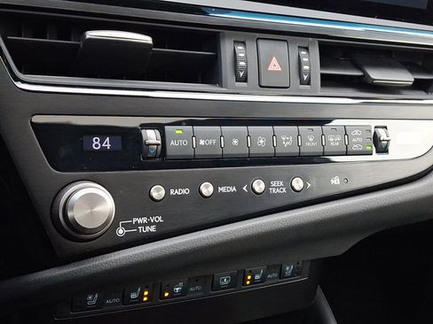 Certified 2025 Lexus ES 300h F Sport image 17