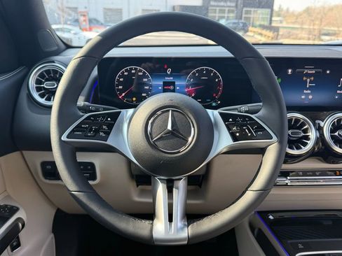 New 2026 Mercedes-Benz GLB 250 4MATIC image 22