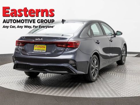 Used 2023 Kia Forte LXS FWD image 5