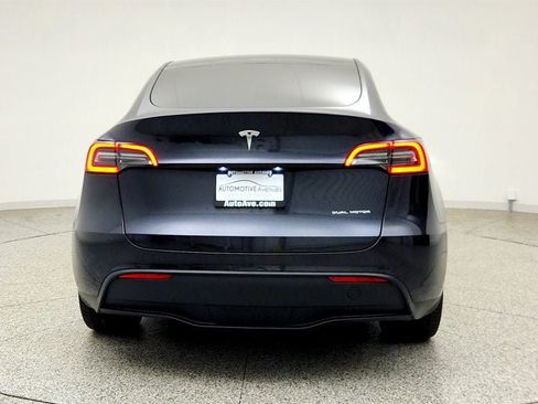 Used 2024 Tesla Model Y Long Range AWD/4WD image 6