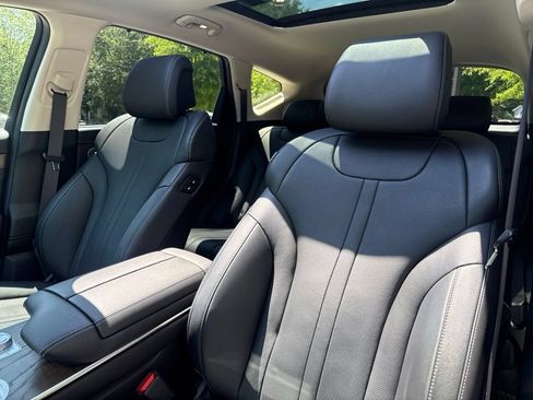 Certified 2025 Genesis GV80 2.5T Advanced AWD/4WD image 14