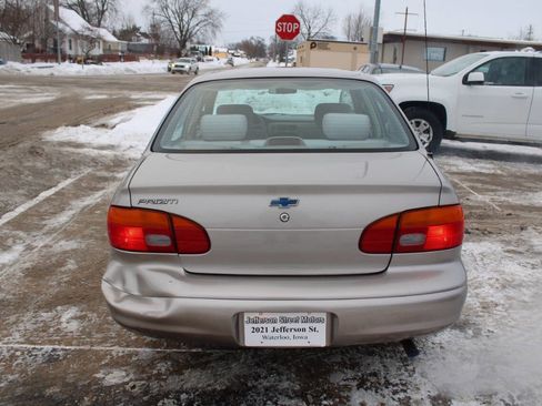 Used 2001 Chevrolet Prizm w/ Preferred Equipment Group 3 image 4