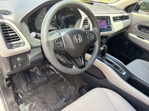 Used 2016 Honda HR-V LX image 22
