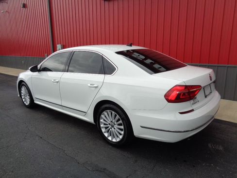 Used 2016 Volkswagen Passat 1.8T SE FWD image 7