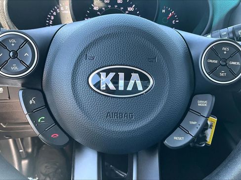 Used 2017 Kia Soul FWD image 35