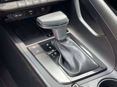 Certified 2025 Hyundai Elantra Sport FWD image 17
