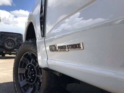 Used 2024 Ford F350 Lariat w/ Sport Appearance Package image 10