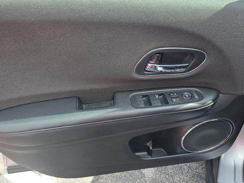Used 2019 Honda HR-V EX image 18