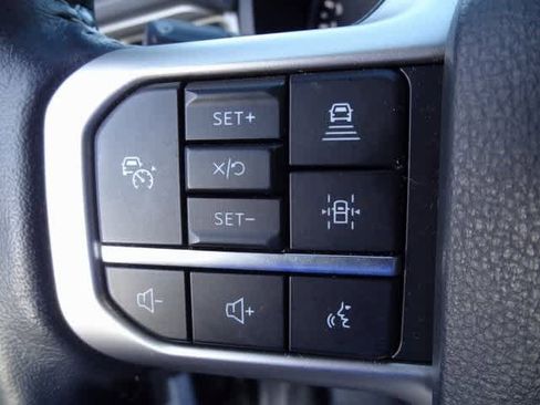 Used 2023 Ford Expedition XLT image 23