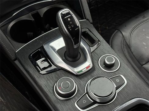 Used 2021 Alfa Romeo Stelvio Sprint w/ Nero Edizione image 19