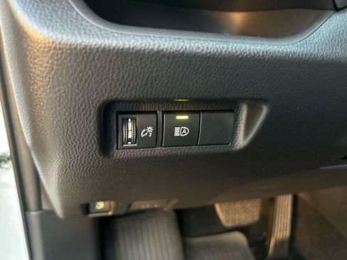 Used 2025 Toyota RAV4 XLE image 18