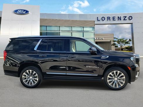 Used 2021 GMC Yukon Denali w/ Denali Premium Package image 4