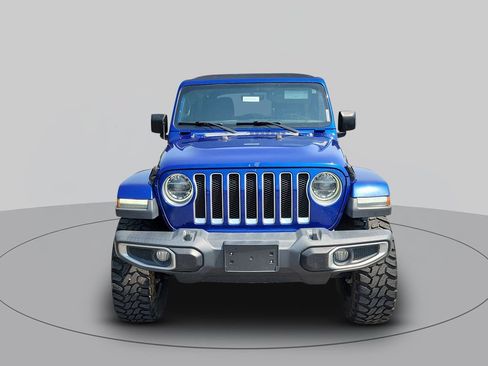 Used 2018 Jeep Wrangler Unlimited Sahara AWD/4WD image 8