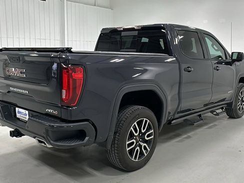 Used 2022 GMC Sierra 1500 AT4 w/ AT4 Premium Package image 5