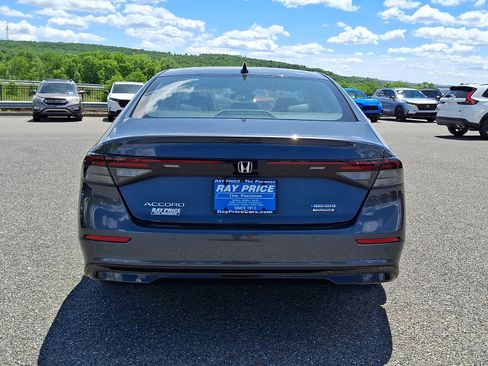 Used 2024 Honda Accord Touring image 5