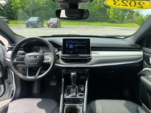 Used 2023 Jeep Compass Limited AWD/4WD image 11