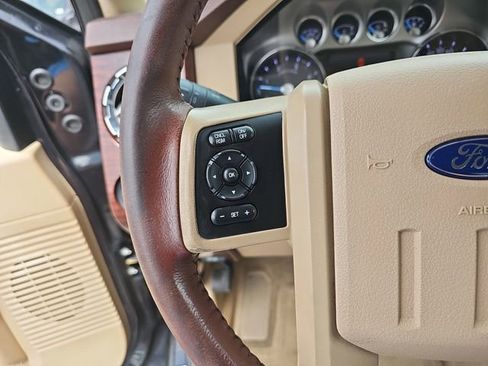 Used 2013 Ford F250 King Ranch w/ King Ranch w/Chrome Pkg image 17