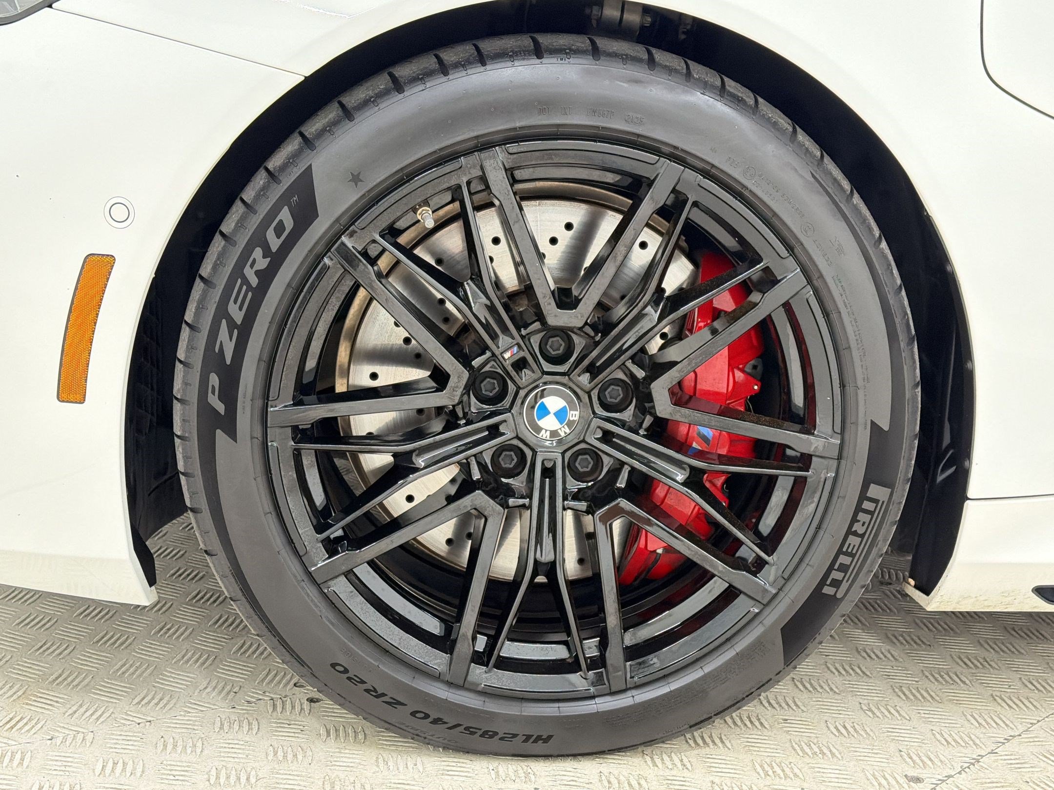 Used 2025 BMW M5 w/ Carbon Package AWD/4WD image 12