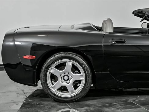 Used 1998 Chevrolet Corvette Convertible image 12