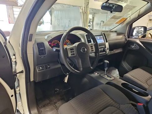Used 2021 Nissan Frontier SV RWD image 8