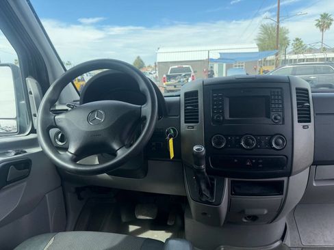 Used 2015 Mercedes-Benz Sprinter 2500 image 26