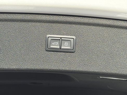 Used 2023 Audi Q5 2.0T Premium Plus w/ Premium Plus Package AWD/4WD image 12