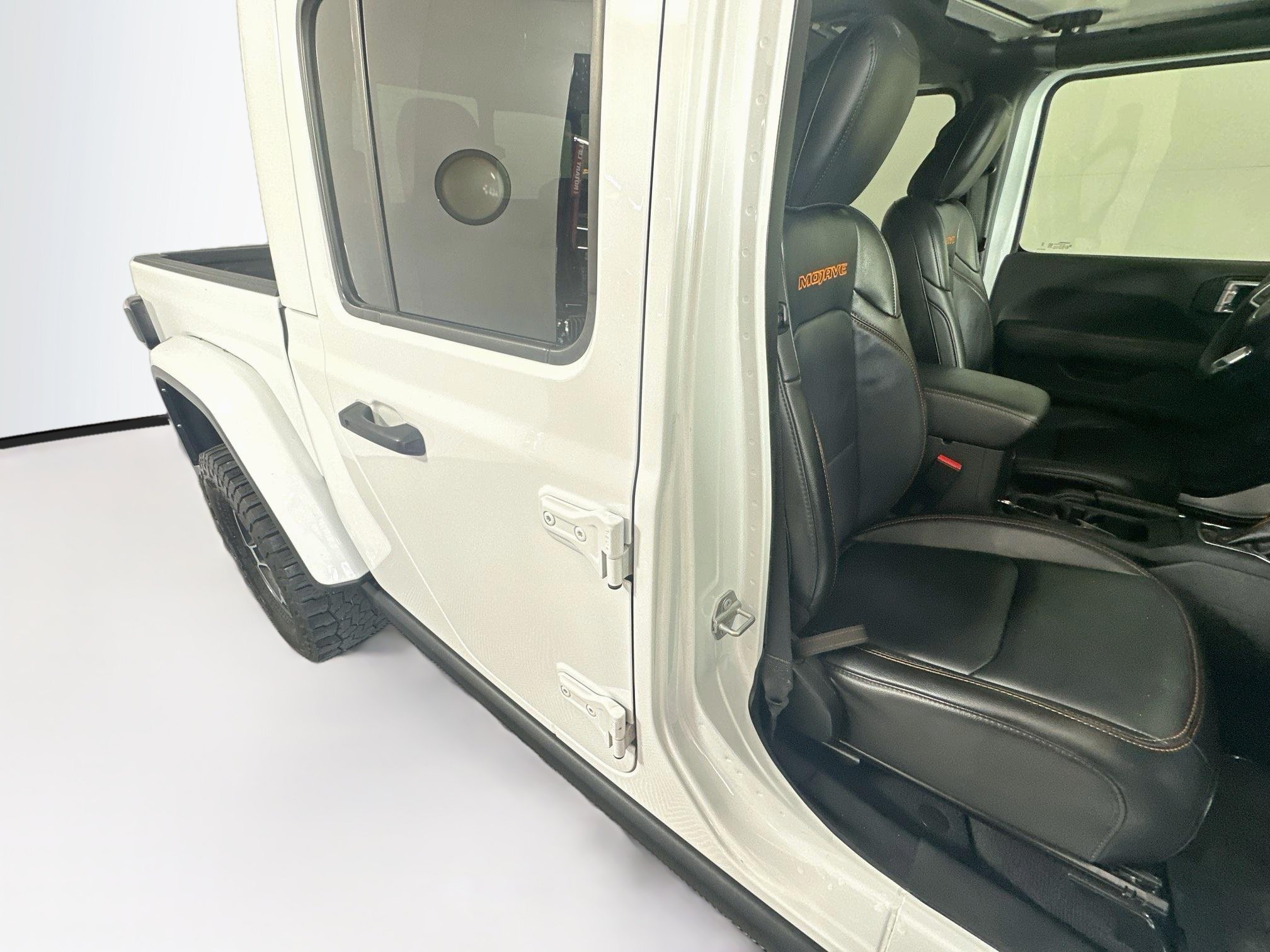 Used 2023 Jeep Gladiator Mojave w/ LED Lighting Group AWD/4WD image 28