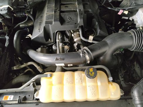 Used 2015 Ford F150 XLT image 30