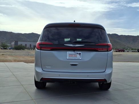 New 2026 Chrysler Pacifica Pinnacle w/ Trailer Tow Group image 5