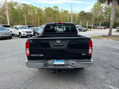 Used 2016 Nissan Frontier SV image 4