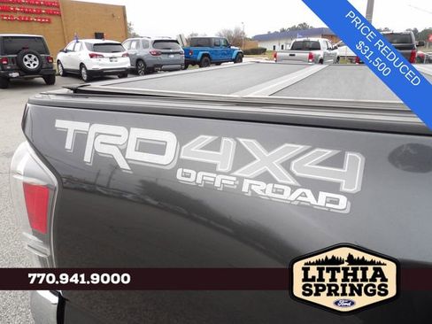 Used 2020 Toyota Tacoma TRD Off-Road image 12