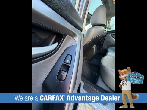 Used 2014 Hyundai Elantra Limited w/ Option Group 03 image 16