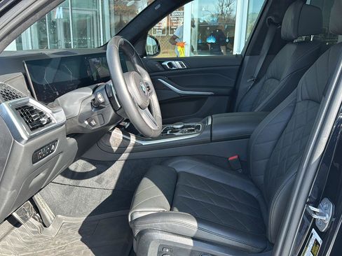 Certified 2023 BMW X7 xDrive40i w/ M Sport Package image 8