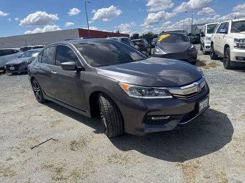 Used 2017 Honda Accord Sport image 3