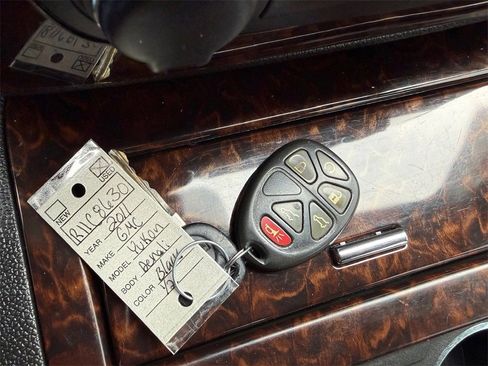 Used 2011 GMC Yukon Denali image 18