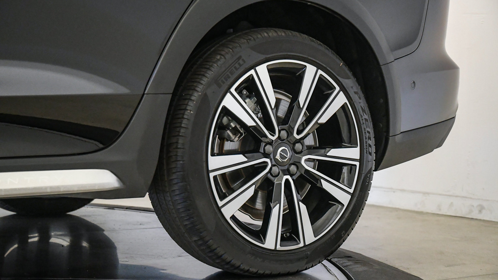 Certified 2025 Volvo V60 B5 Cross Country Ultra AWD/4WD image 11