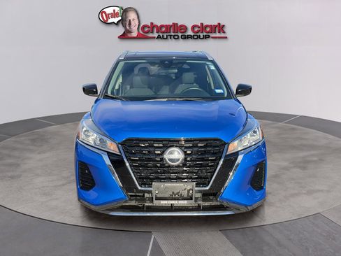 Used 2023 Nissan Kicks SV image 9