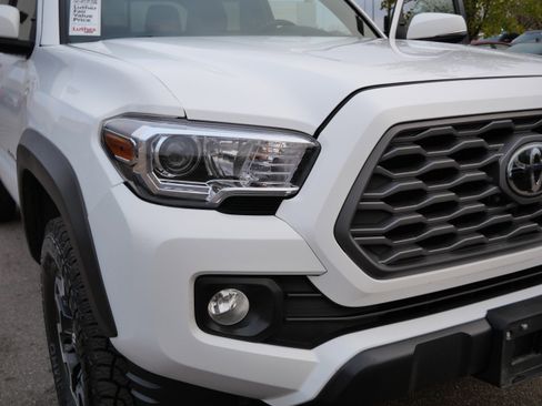 Certified 2022 Toyota Tacoma TRD Off-Road image 17