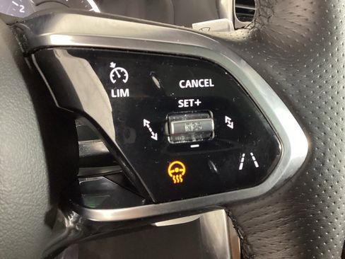 Used 2020 Jaguar XE R-Dynamic S image 26