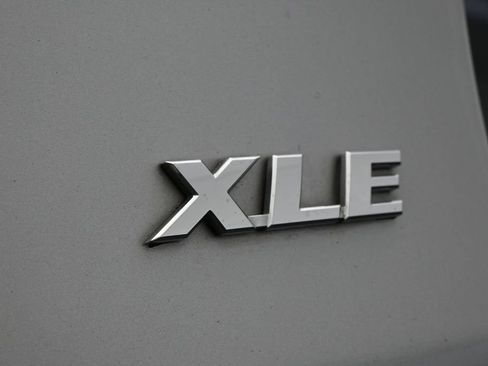 Used 2022 Toyota RAV4 XLE w/ Convenience Package FWD image 33