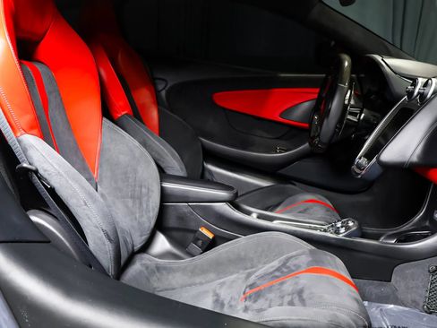 Used 2017 McLaren 570S Coupe RWD image 21