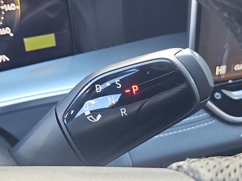 New 2026 Volkswagen Tiguan SE R-Line image 16