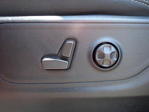 Used 2021 RAM 1500 Big Horn AWD/4WD image 11