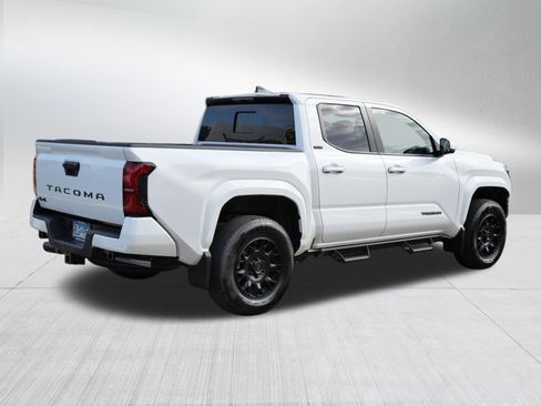 Certified 2025 Toyota Tacoma SR5 AWD/4WD image 8