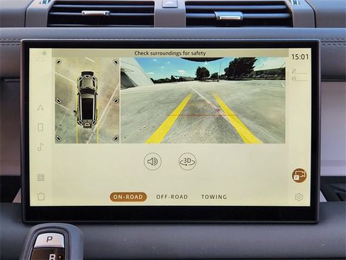 Used 2025 Land Rover Defender 130 X-Dynamic SE image 13