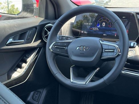 New 2026 Chevrolet Equinox LT w/ Convenience Package II FWD image 8