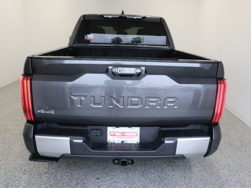 Used 2024 Toyota Tundra Limited AWD/4WD image 8