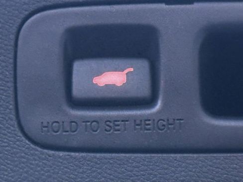 Used 2017 Honda CR-V Touring image 4